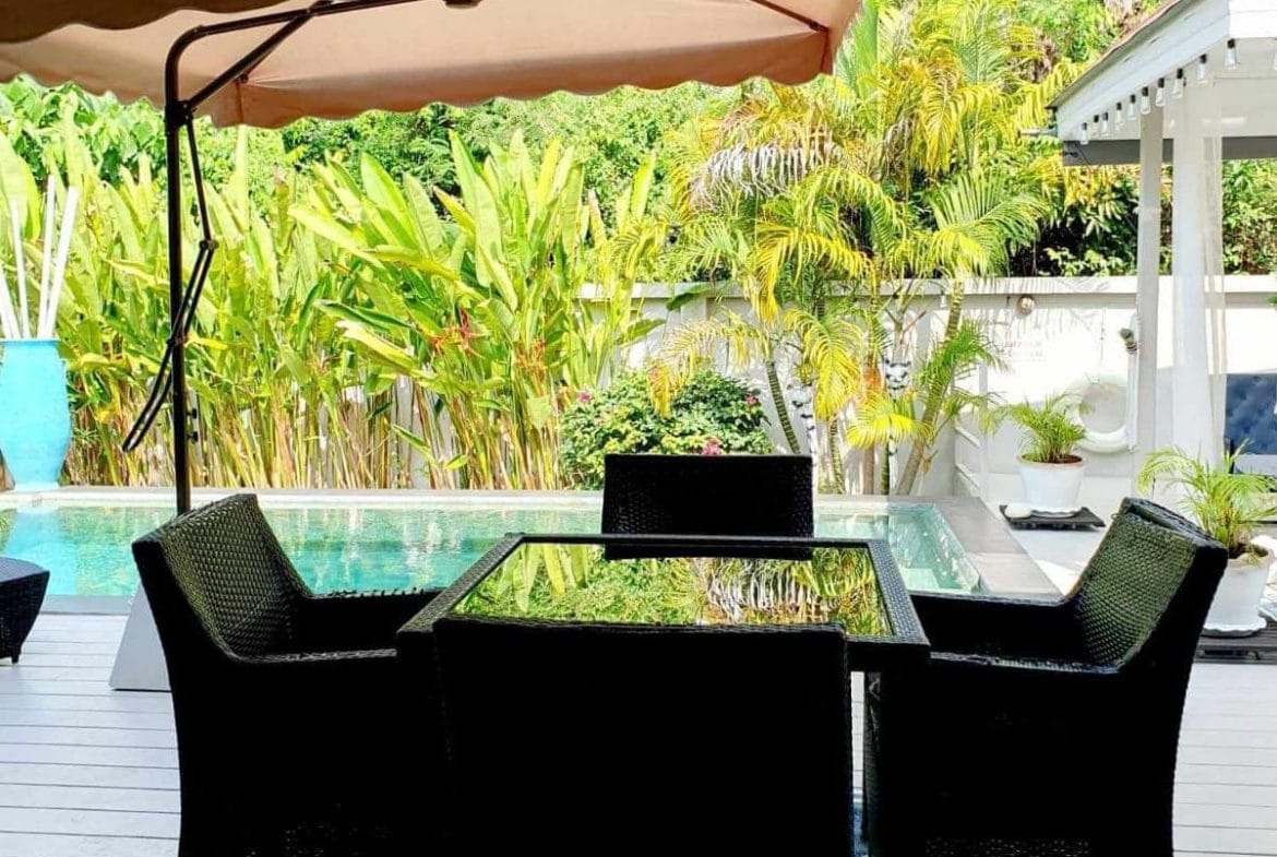 À VENDRE : ADORABLE VILLA TROPICALE, HUA THANON PROCHE PLAGE