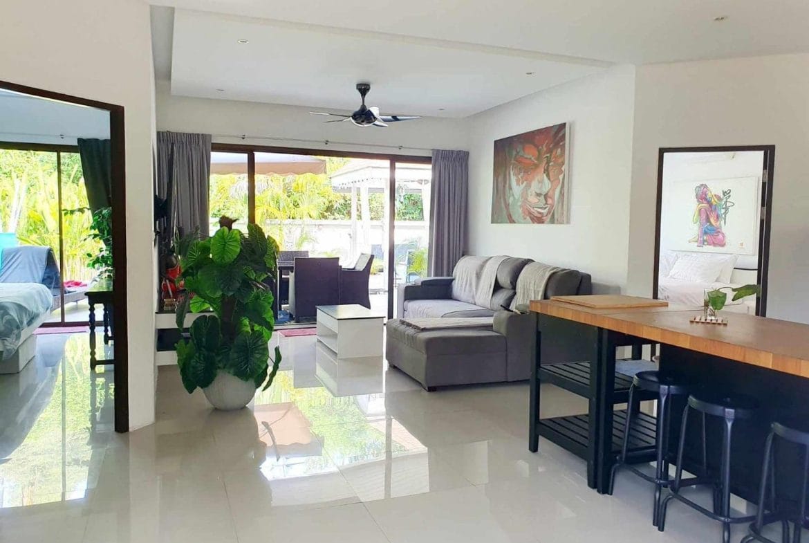 À VENDRE : ADORABLE VILLA TROPICALE, HUA THANON PROCHE PLAGE