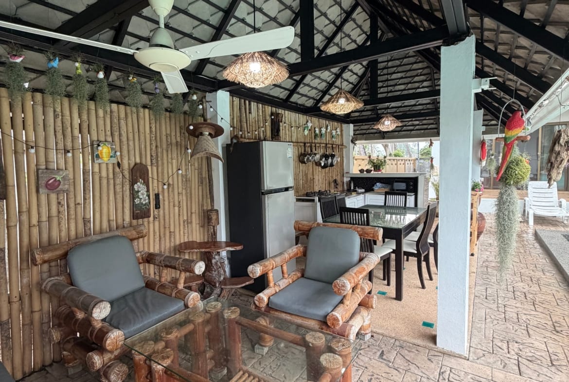 À VENDRE : VILLA DE CHARME À 30M DE LA PLAGE – BANG KAO