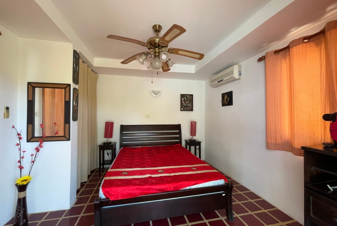 À VENDRE : VILLA DE CHARME À 30M DE LA PLAGE – BANG KAO
