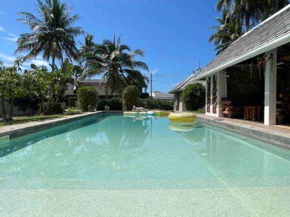 À VENDRE : VILLA DE CHARME À 30M DE LA PLAGE – BANG KAO