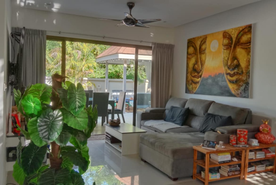 À VENDRE : ADORABLE VILLA TROPICALE, HUA THANON PROCHE PLAGE