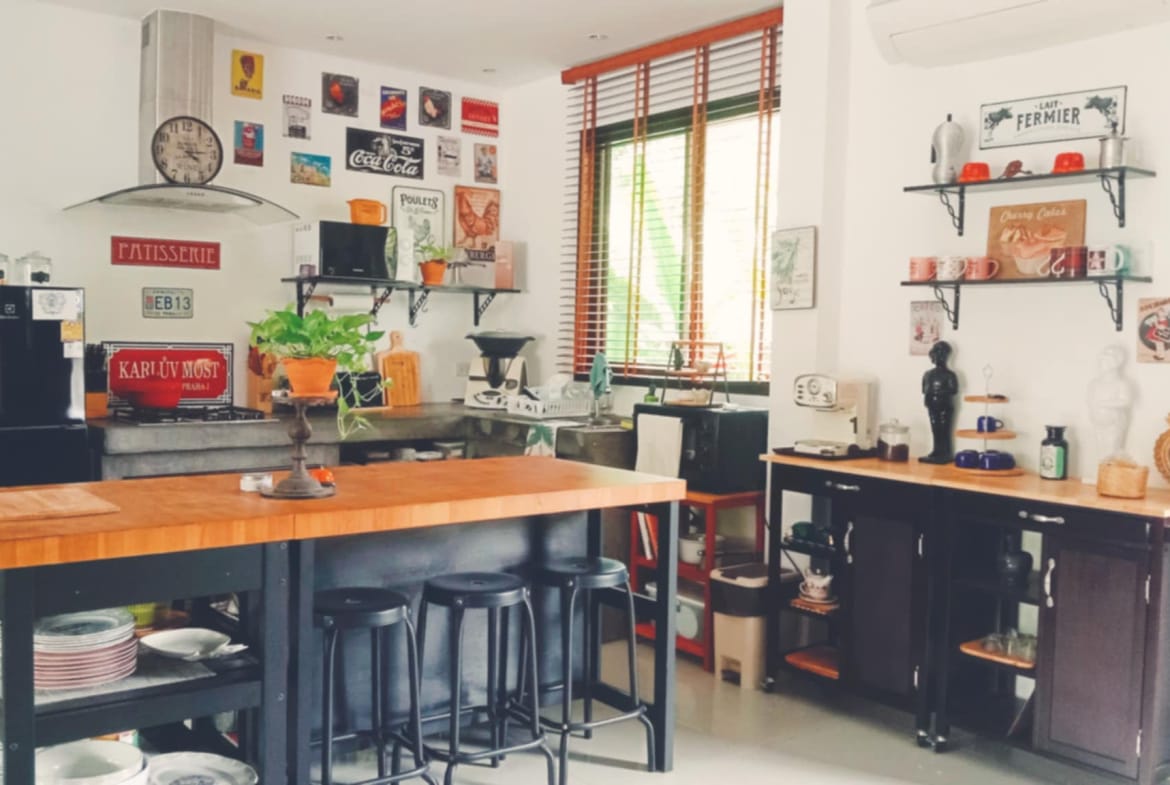 À VENDRE : ADORABLE VILLA TROPICALE, HUA THANON PROCHE PLAGE