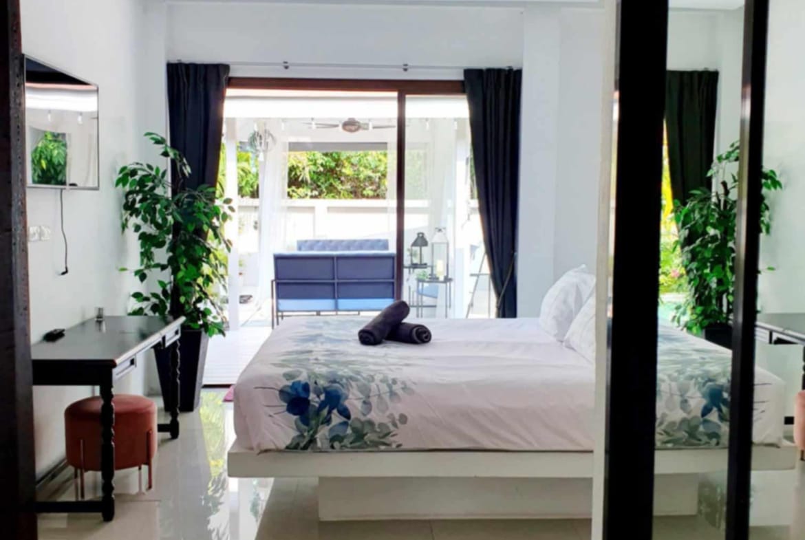 À VENDRE : ADORABLE VILLA TROPICALE, HUA THANON PROCHE PLAGE