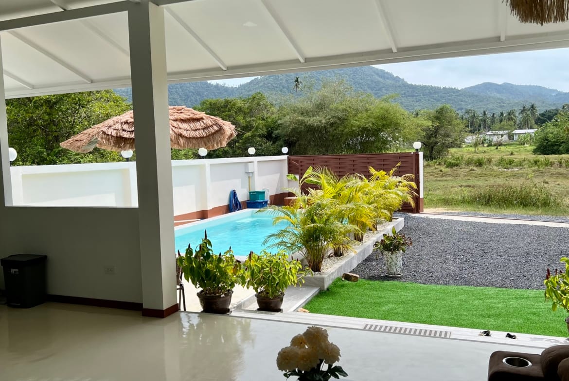 MAISON NEUVE 2 CHAMBRES ET PANNEAUX SOLAIRES À VENDRE – MAENAM SOI 4, KOH SAMUI
