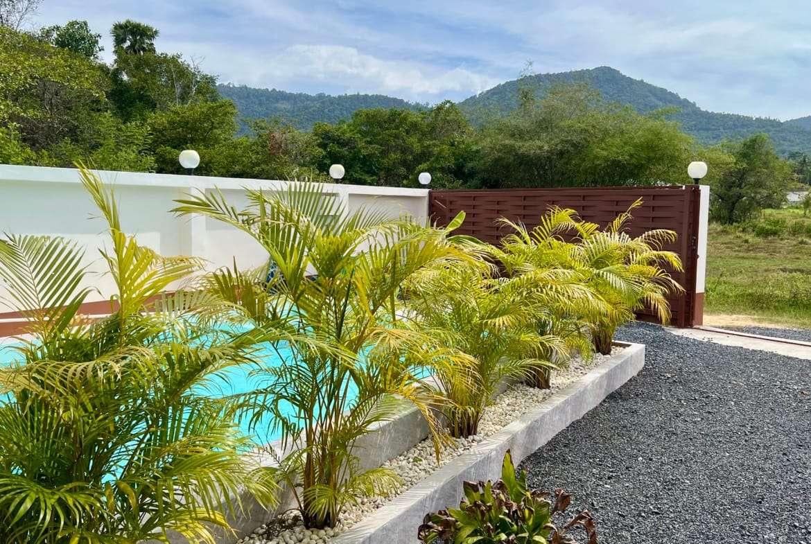 MAISON NEUVE 2 CHAMBRES ET PANNEAUX SOLAIRES À VENDRE – MAENAM SOI 4, KOH SAMUI