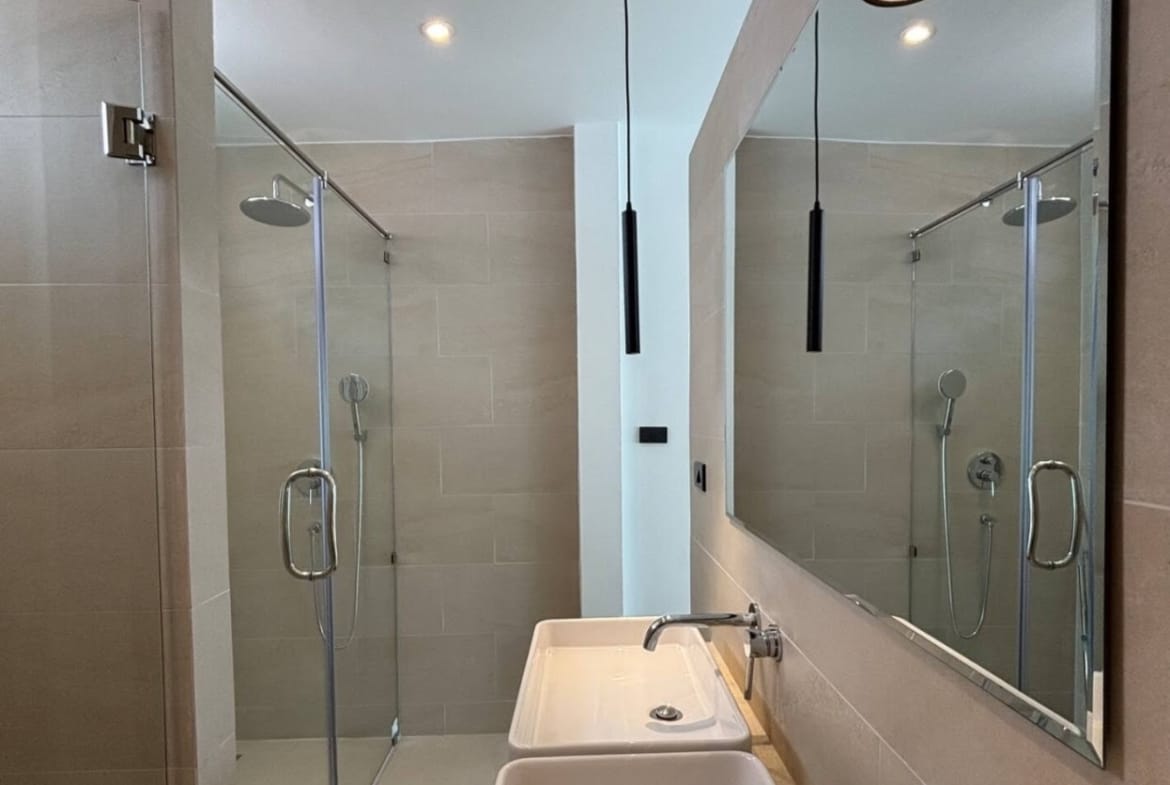 Villa neuve à 300 m de la plage à Maenam – Koh Samui