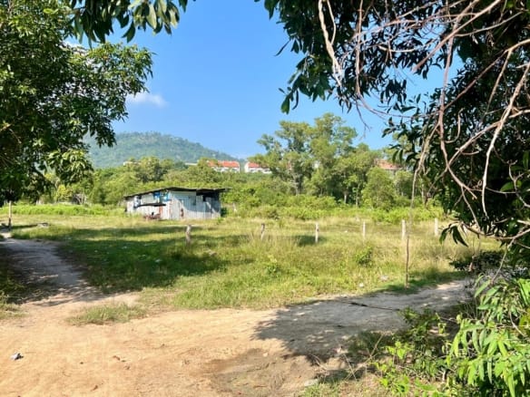 TERRAIN PLAT 1 RAI NAMUANG PROCHE LAC – KOH SAMUI