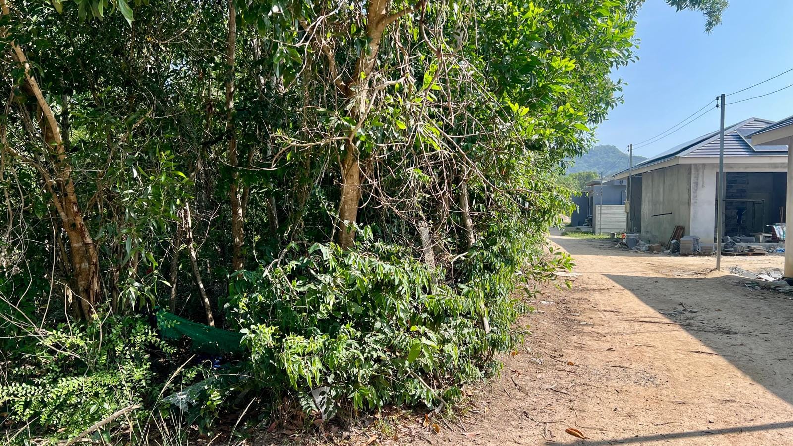 TERRAIN PLAT 1 RAI NAMUANG PROCHE LAC – KOH SAMUI