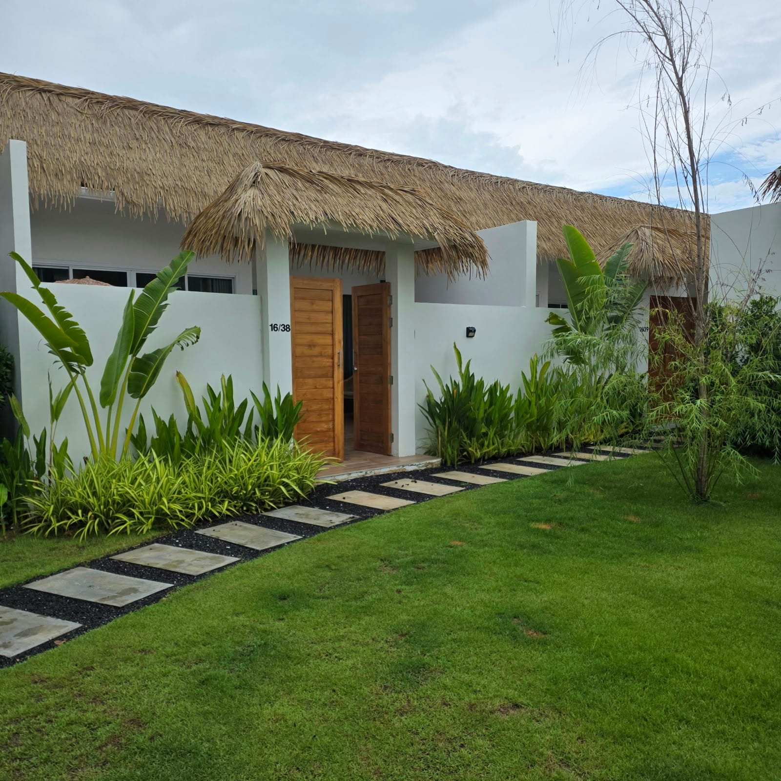 Villa neuve à 300 m de la plage à Maenam – Koh Samui