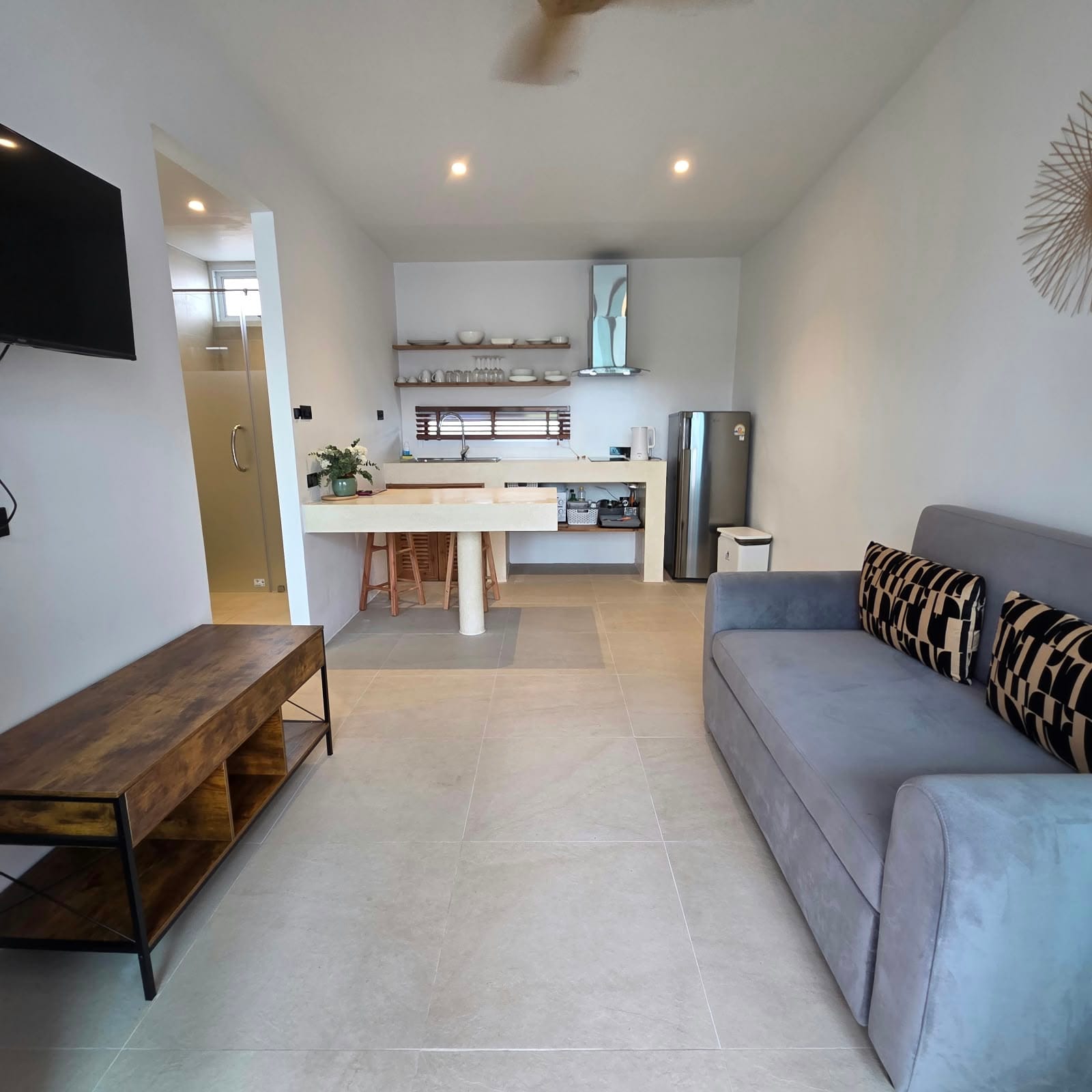 Villa neuve à 300 m de la plage à Maenam – Koh Samui